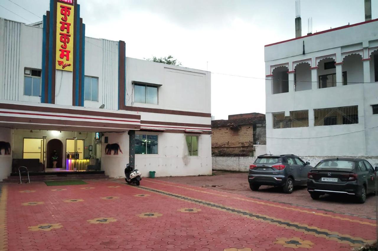 Hotel Kumkum Chhaya Panna Exterior photo