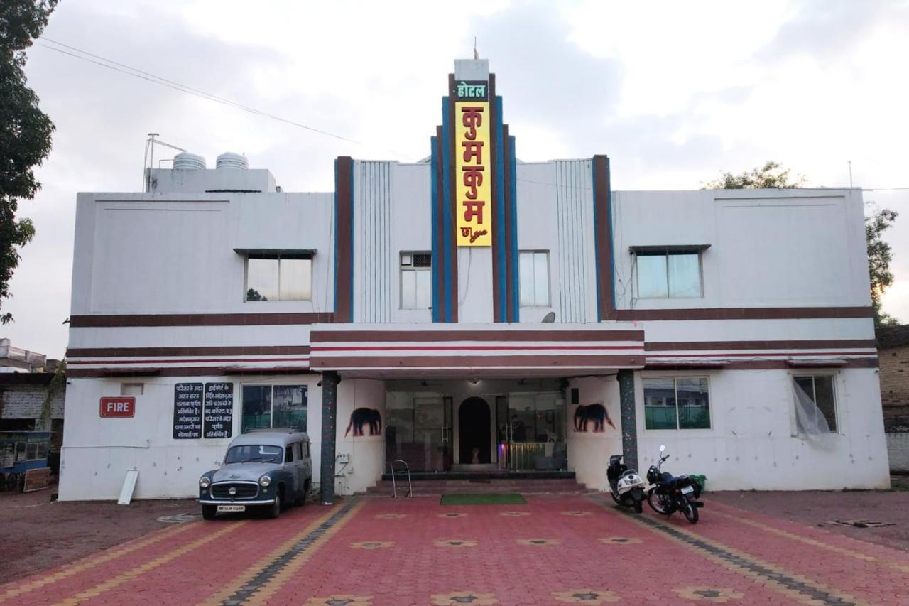 Hotel Kumkum Chhaya Panna Exterior photo